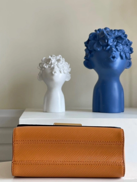 WIS LOUIS TWIST MM VUITTON 0104